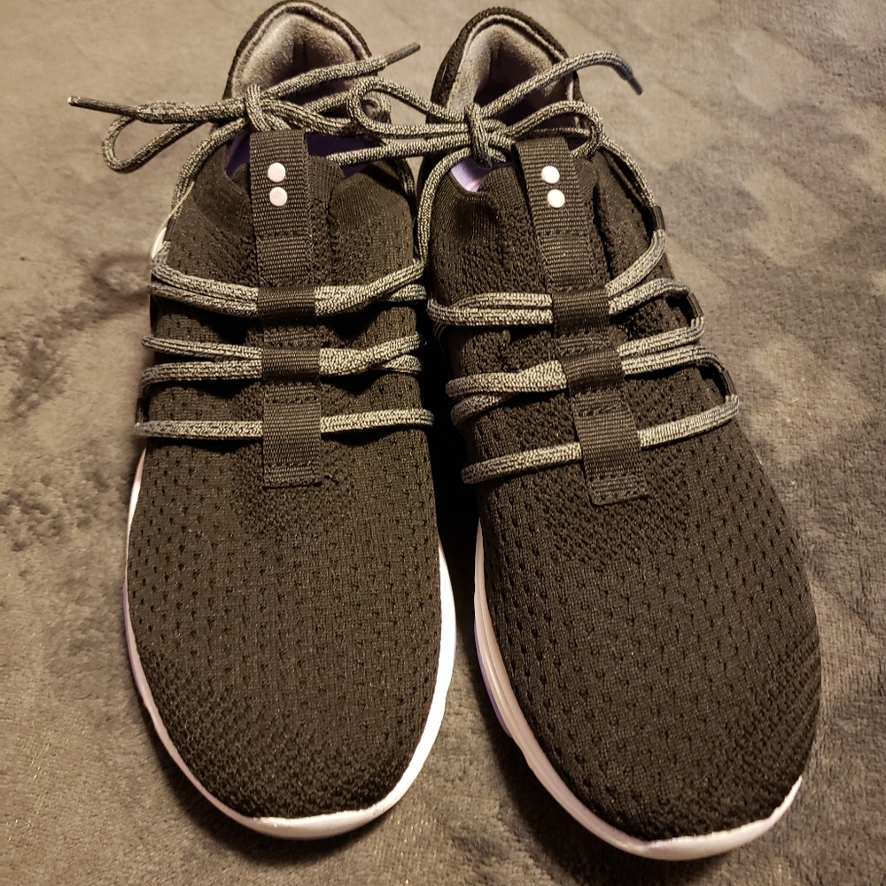 Women tennis shoes